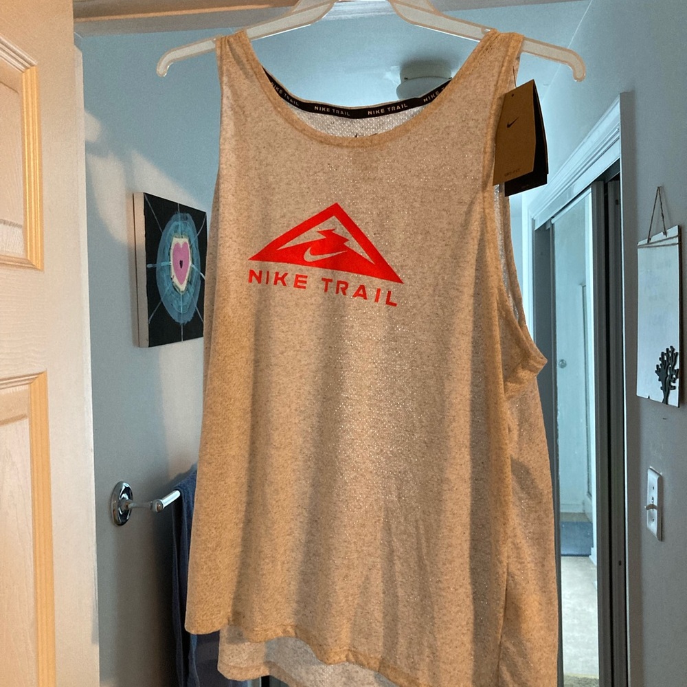 NWT 2X Nike Trail Tank